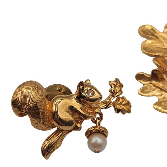 Avon GoldTone Squirrel Oak Leaf Fairy Cabin CottageCore Whimsy Fall Harvest Pins - Picture 4 of 13